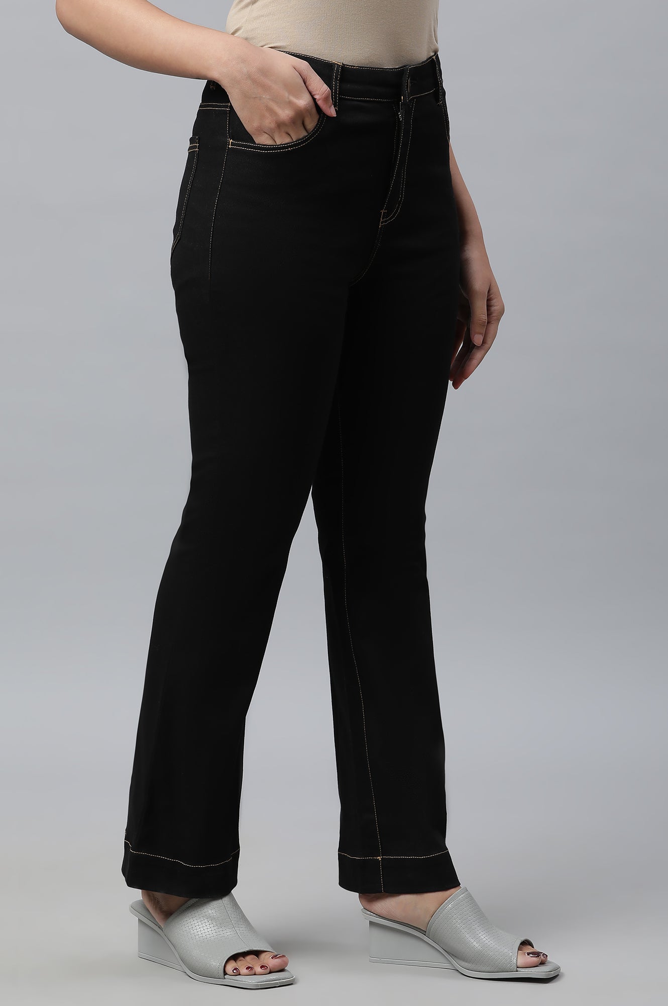 Black Solid Boot Cut Denim Jeans With Front Zip Closure – wforwoman