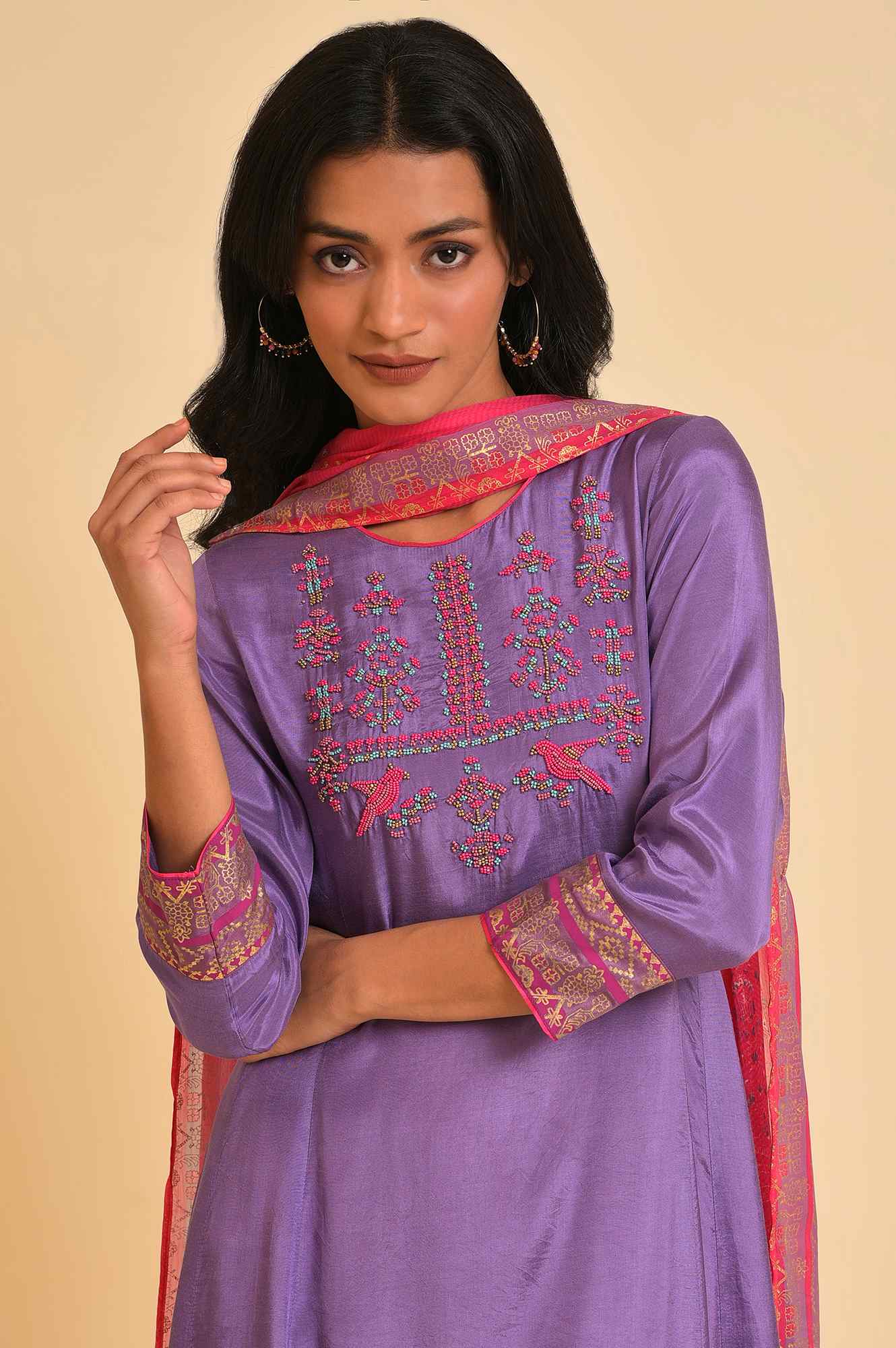 Purple Embroidered kurta, Pants And Dupatta Set