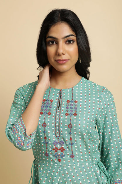 Green Embroidered Plus Size Asymmetric kurta - wforwoman