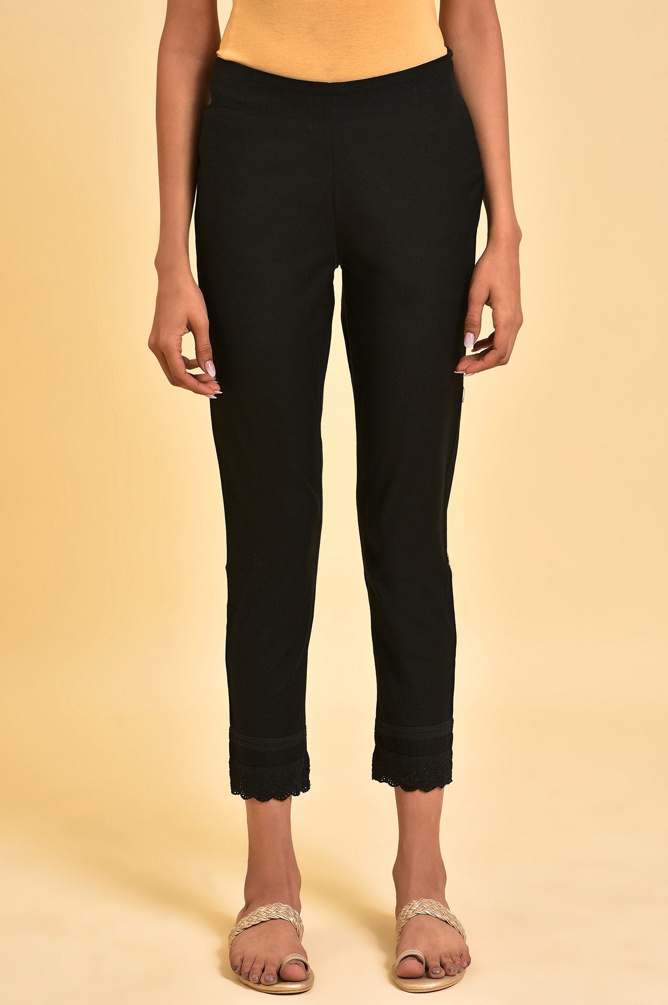 Black Solid Slim Pants