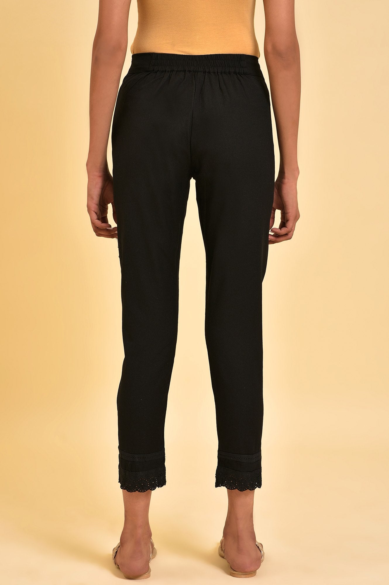 Black Solid Slim Pants