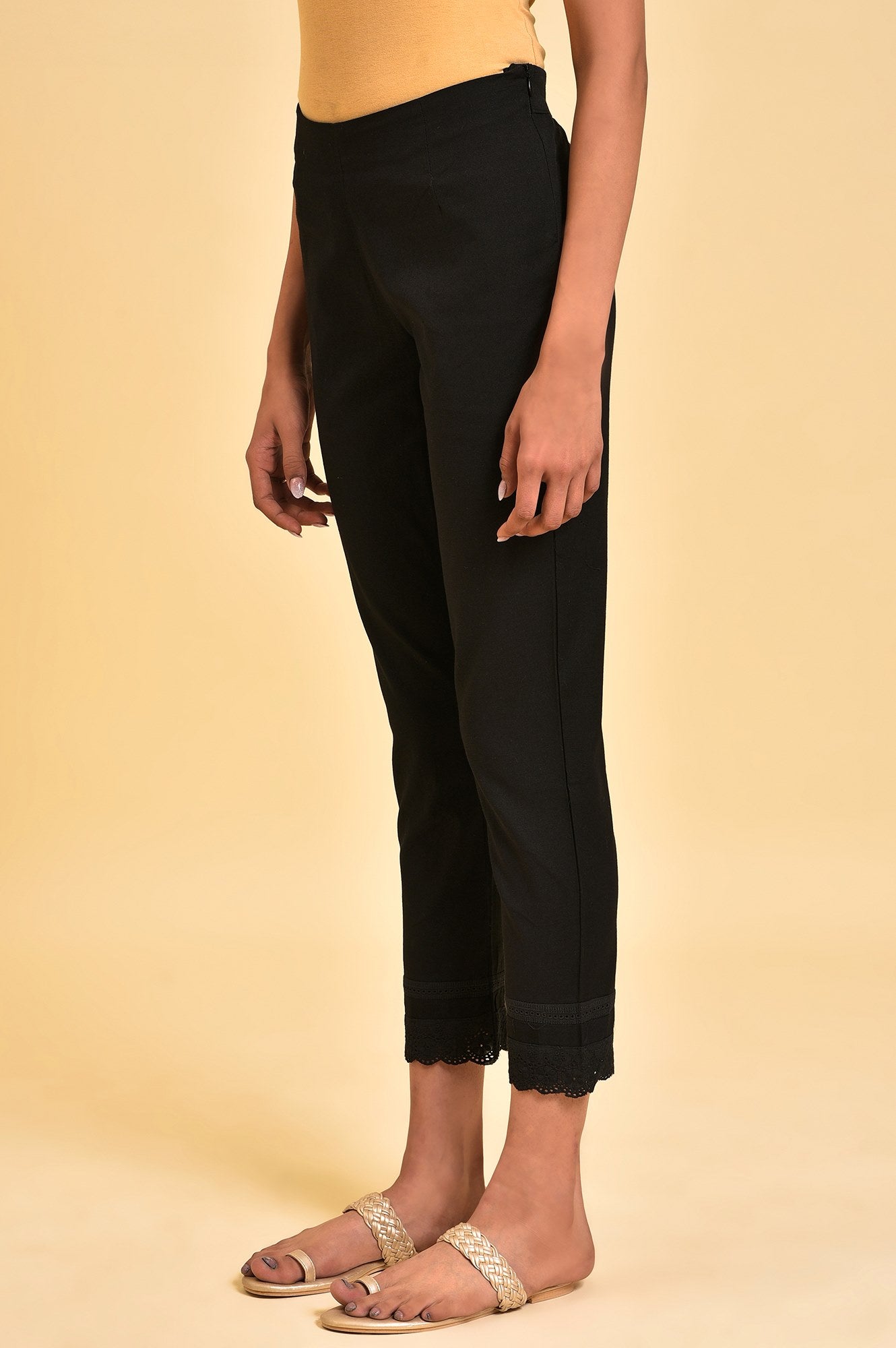 Black Solid Slim Pants