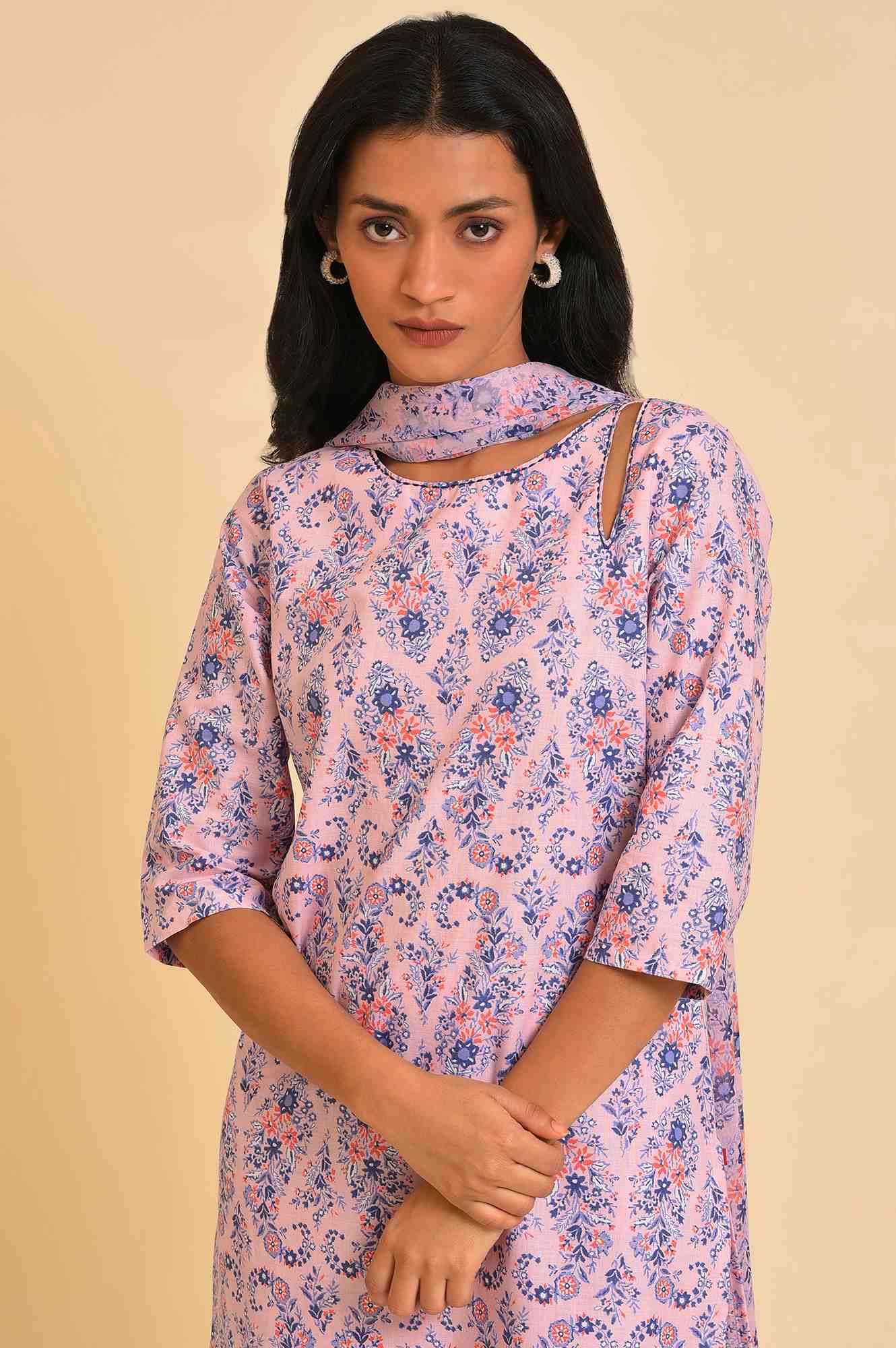 Pink Floral Printed kurta, Pants &amp; Dupatta Set