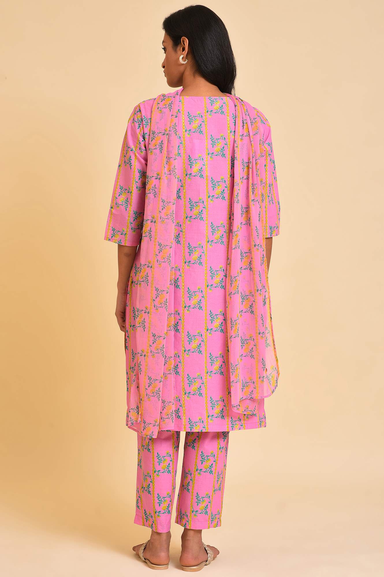 Pink Floral Printed kurta, Pants &amp; Dupatta Set