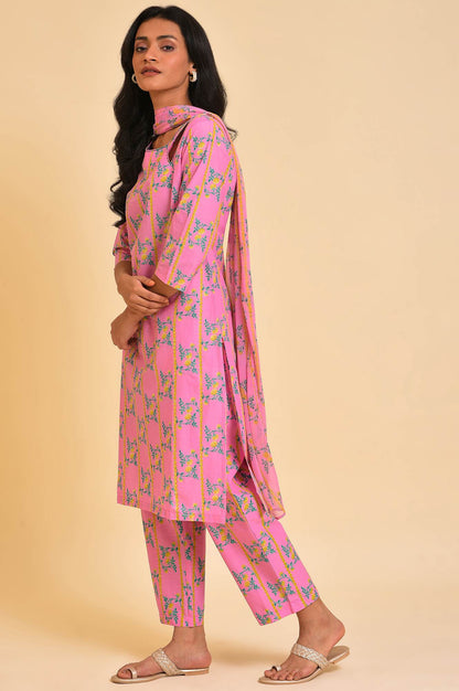 Pink Floral Printed kurta, Pants &amp; Dupatta Set