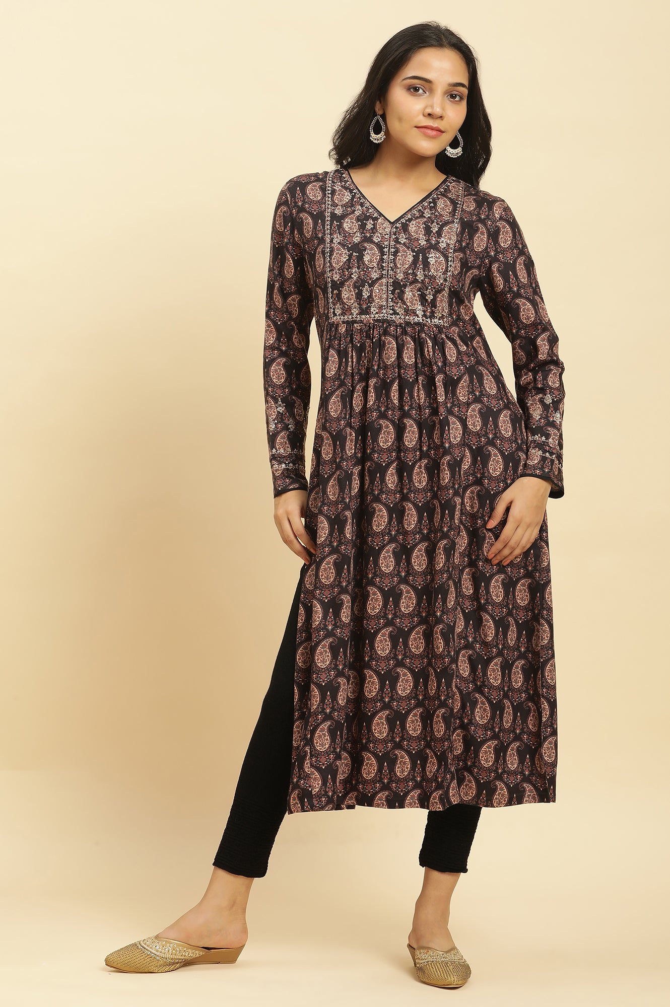 Black Paisley Printed Kurta With Kasab Embroidery