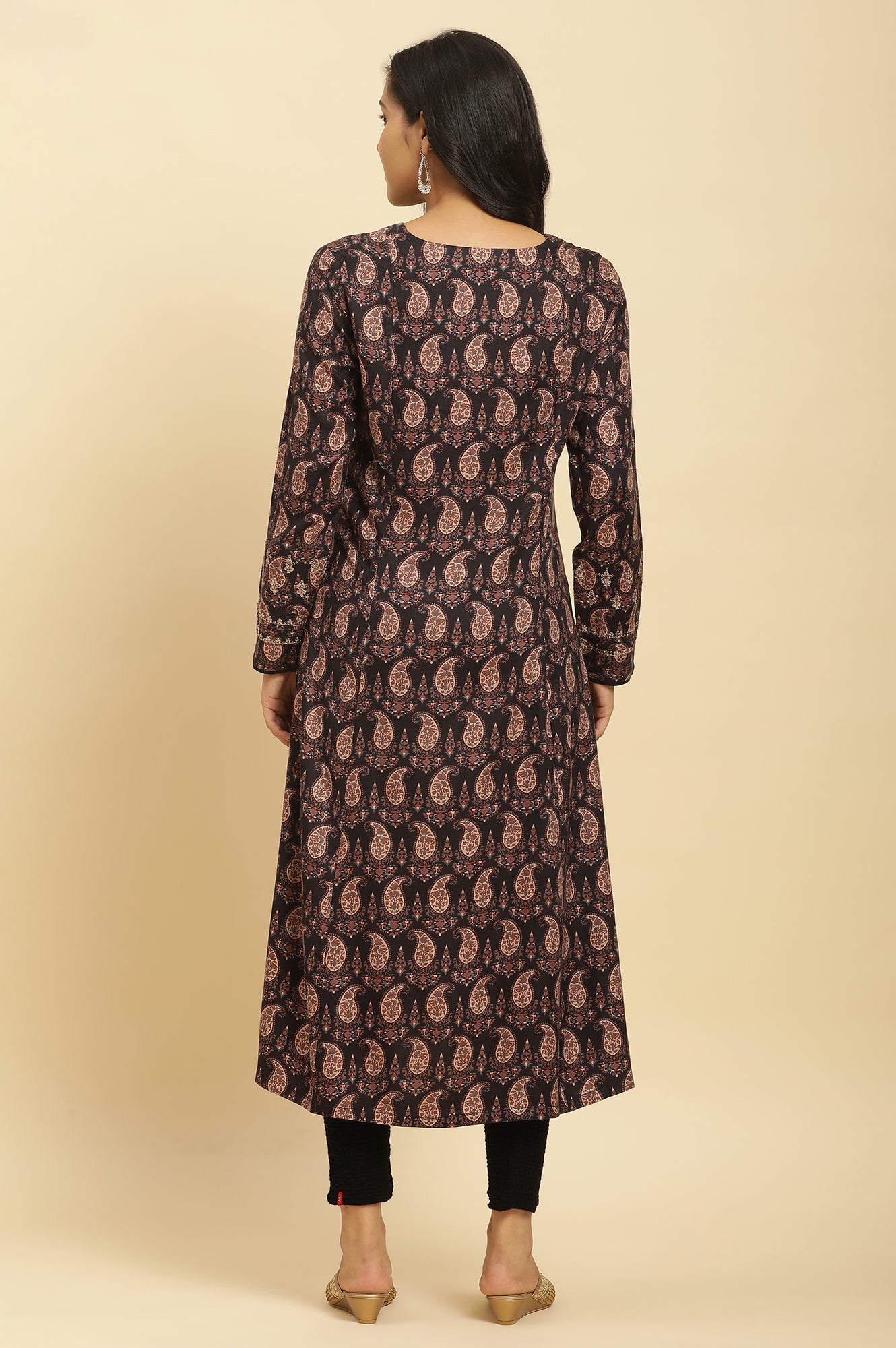 Black Paisley Printed Kurta With Kasab Embroidery