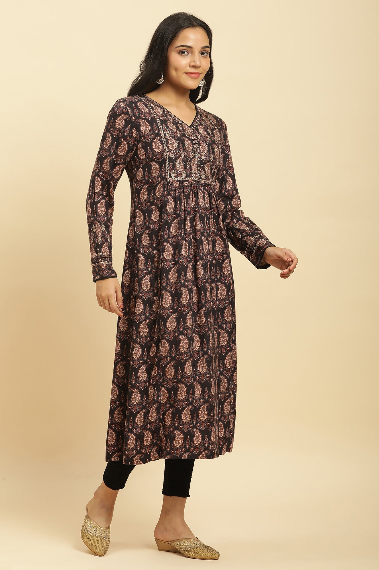 Black Paisley Printed Kurta With Kasab Embroidery