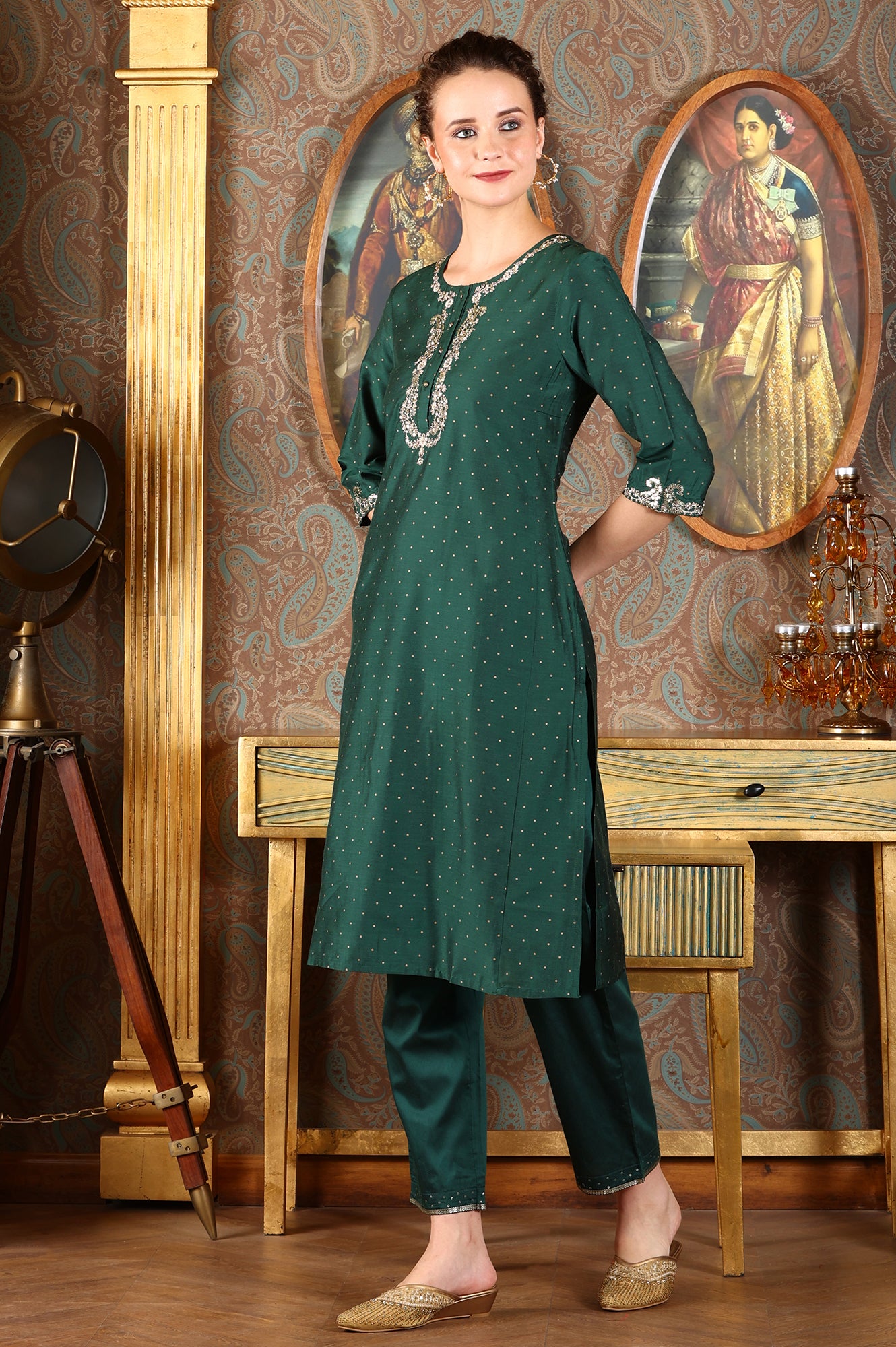 Bottle Green Glitter Printed Kurta With Embroidered Yoke