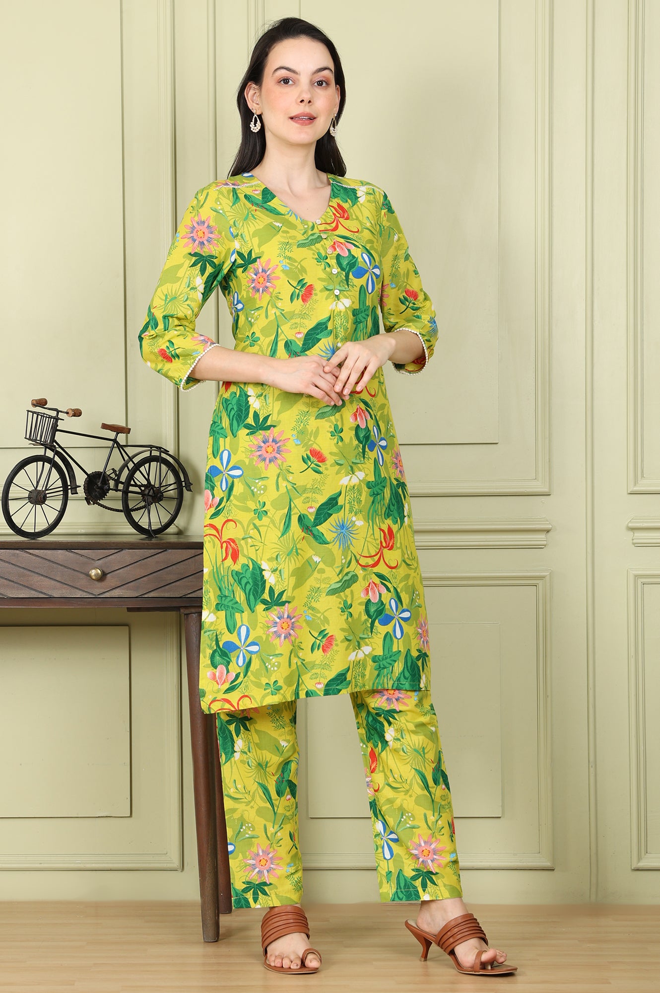 Green Floral Printed Pure Cotton Straight Kurta And Pants Co-Ord Set - wforwoman