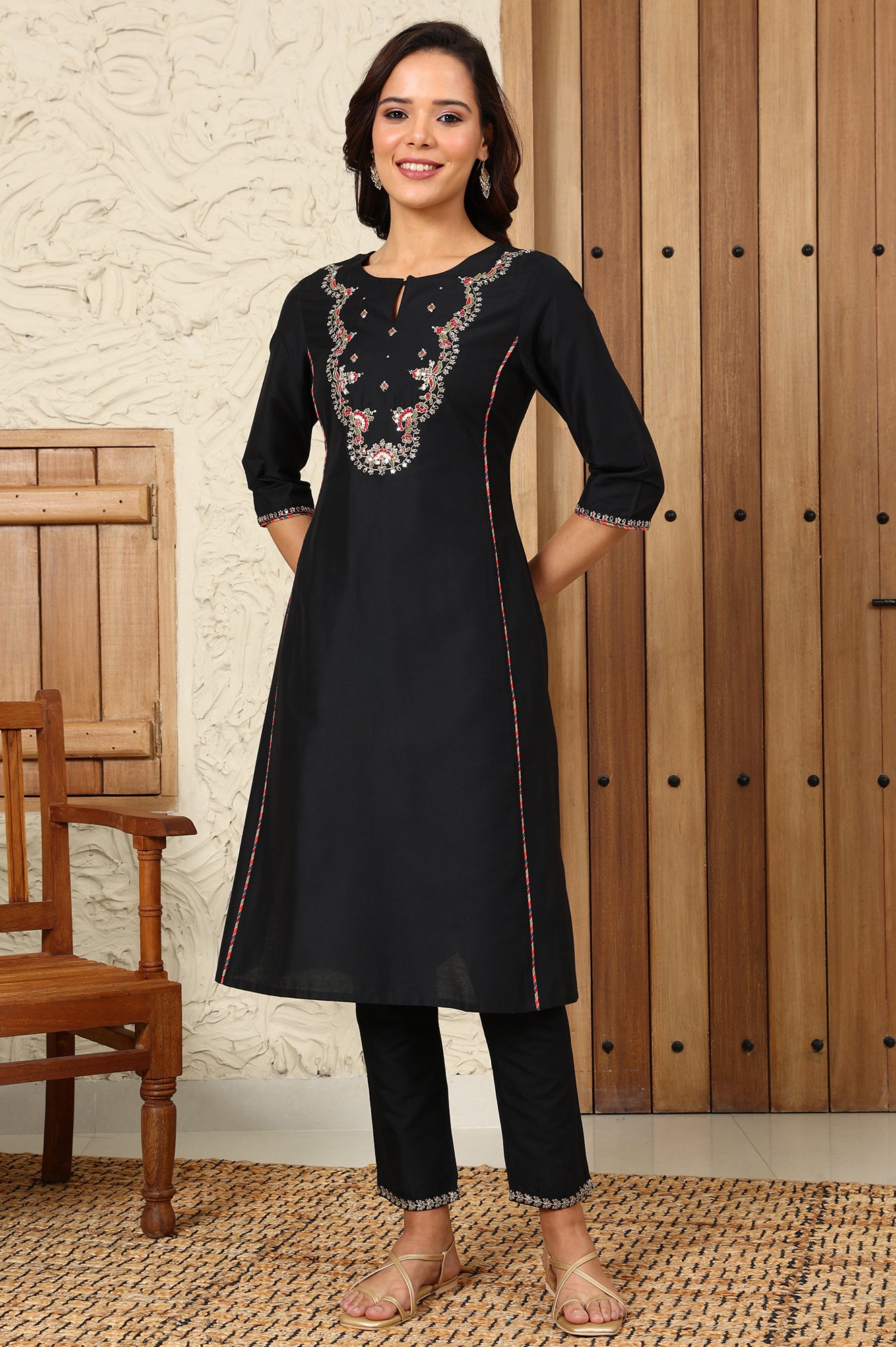 Black Solid Dori Embroidered Festive Straight Kurta