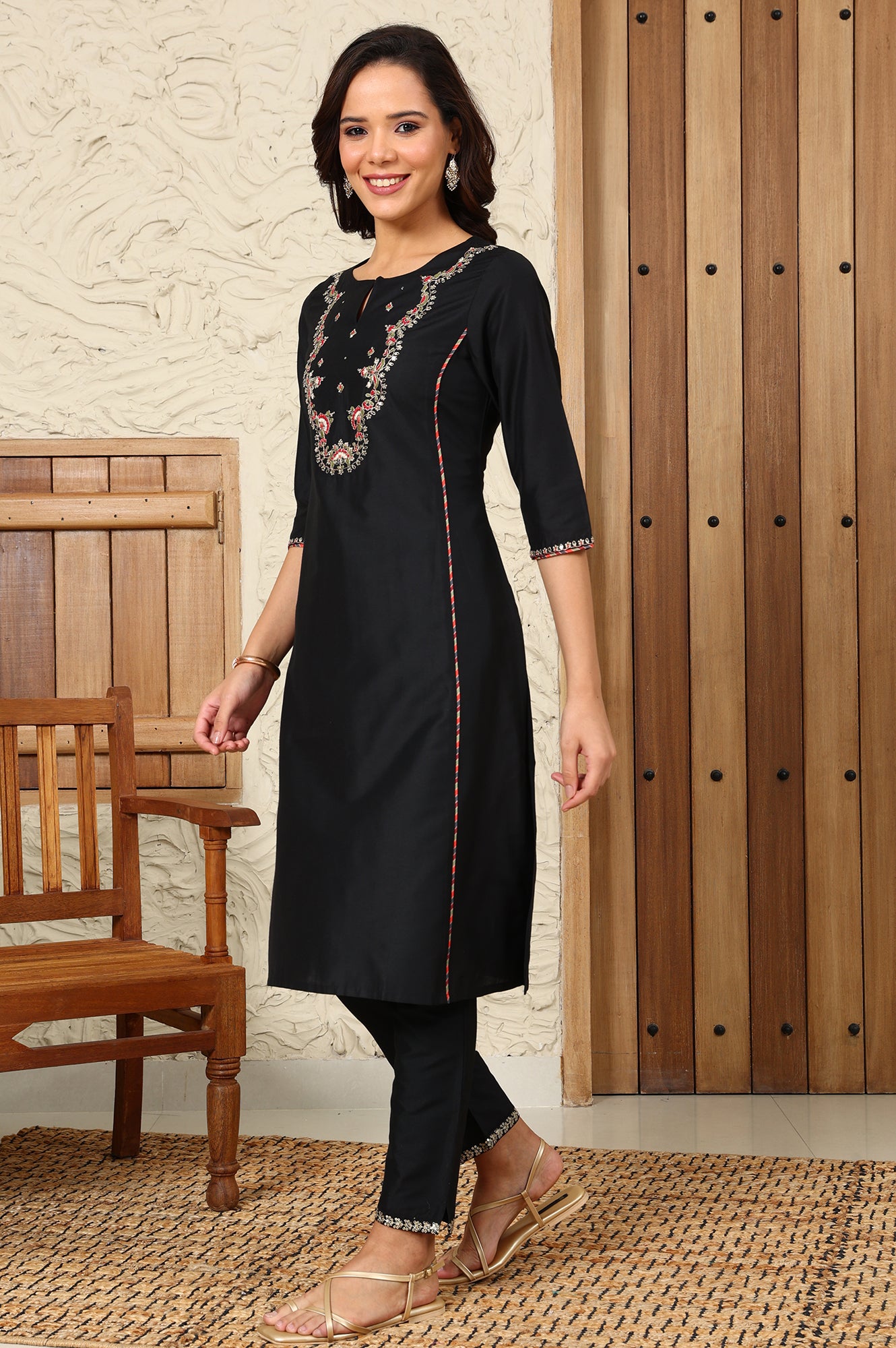 Black Solid Dori Embroidered Festive Straight Kurta