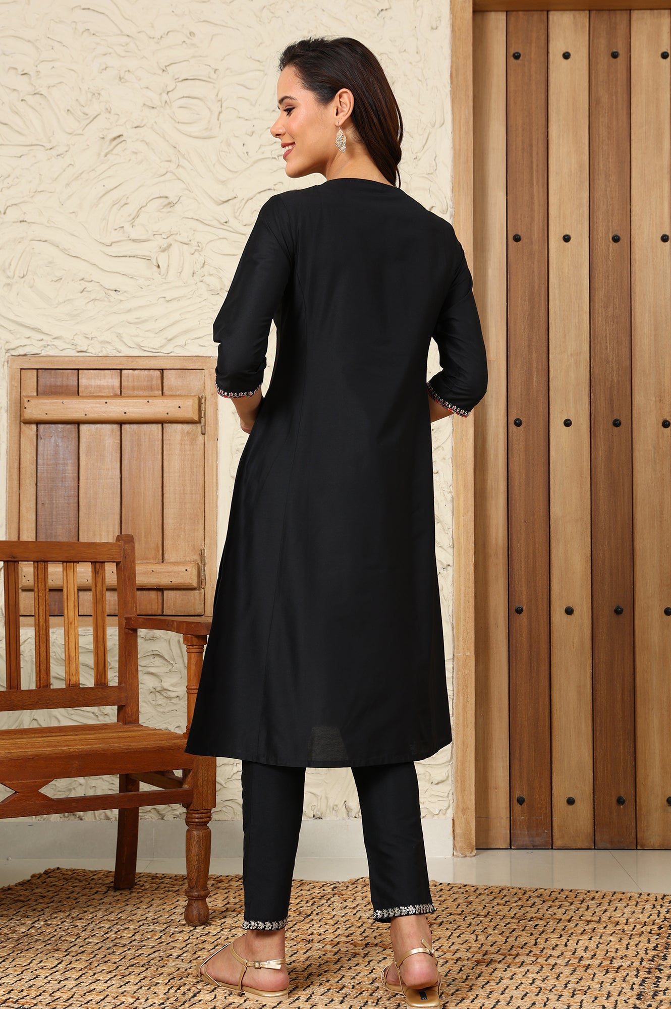 Black Solid Dori Embroidered Festive Straight Kurta