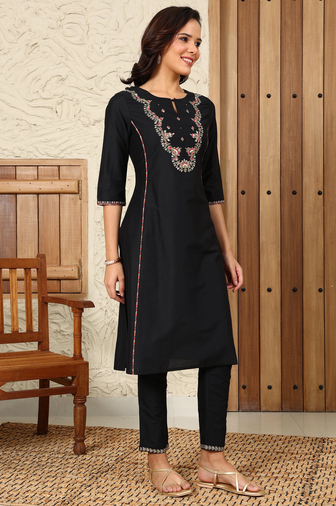 Black Solid Dori Embroidered Festive Straight Kurta