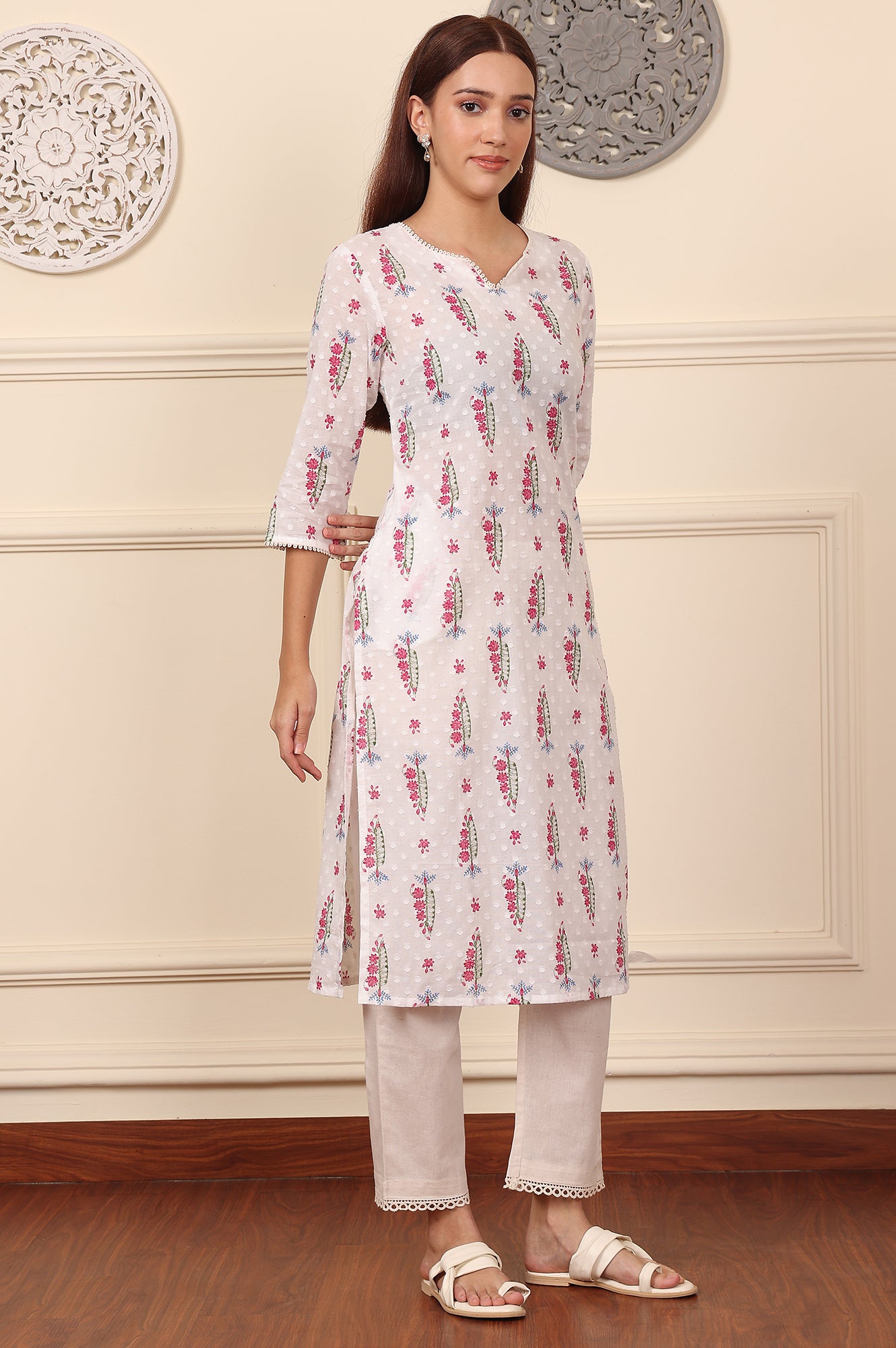 White Floral &amp; Leaf Printed Textured Pure Cotton Straight Kurta - wforwoman