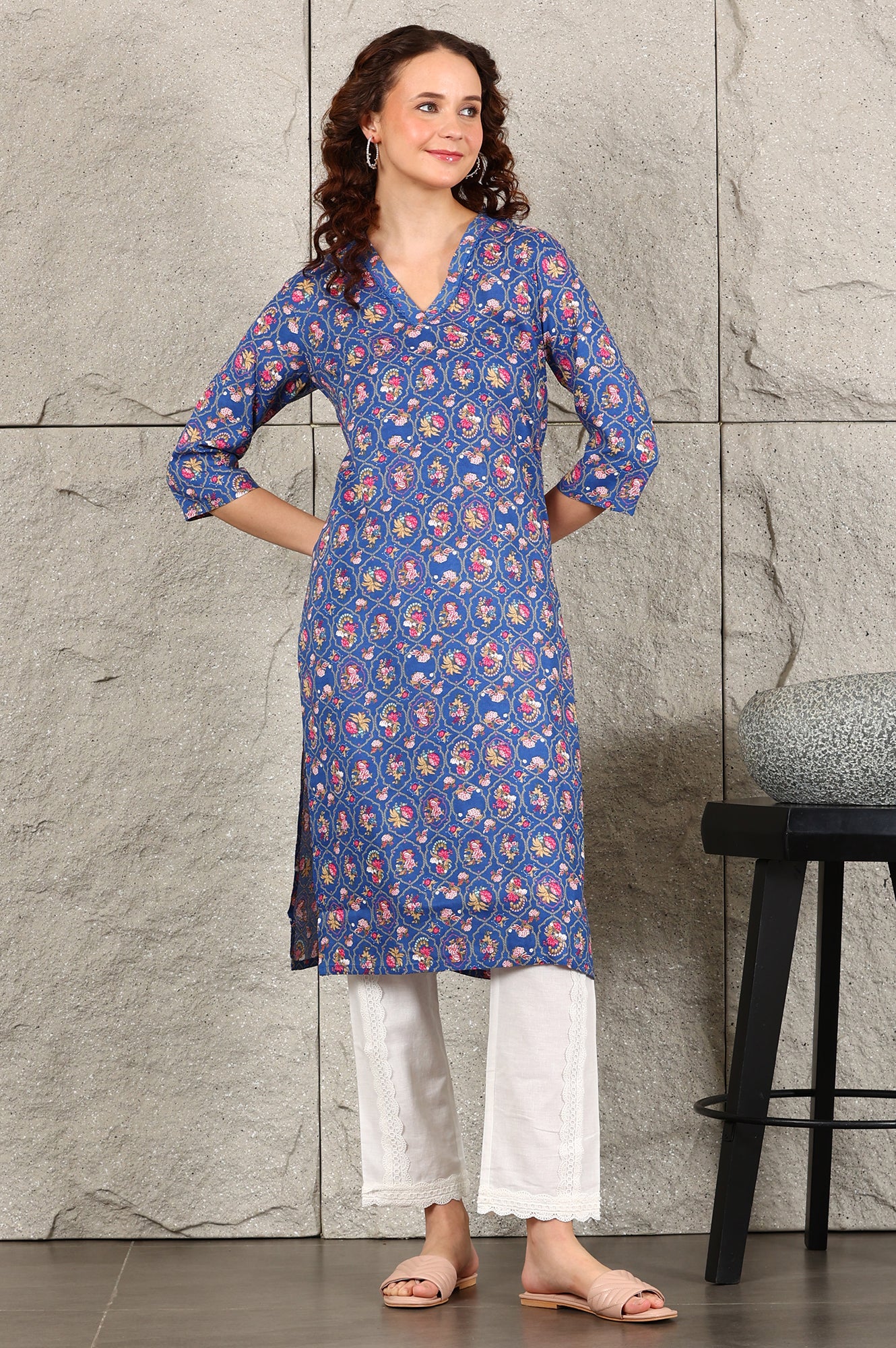 Blue Small Buti Floral Printed Straight Kurta With Lace V-Neck