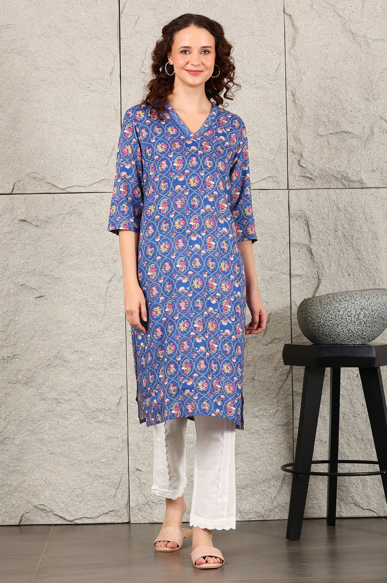 Blue Small Buti Floral Printed Straight Kurta With Lace V-Neck