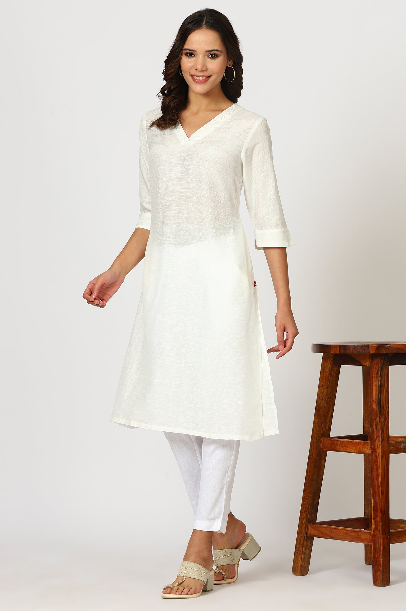 Pink Solid Thread Work Rayon Straight Kurta