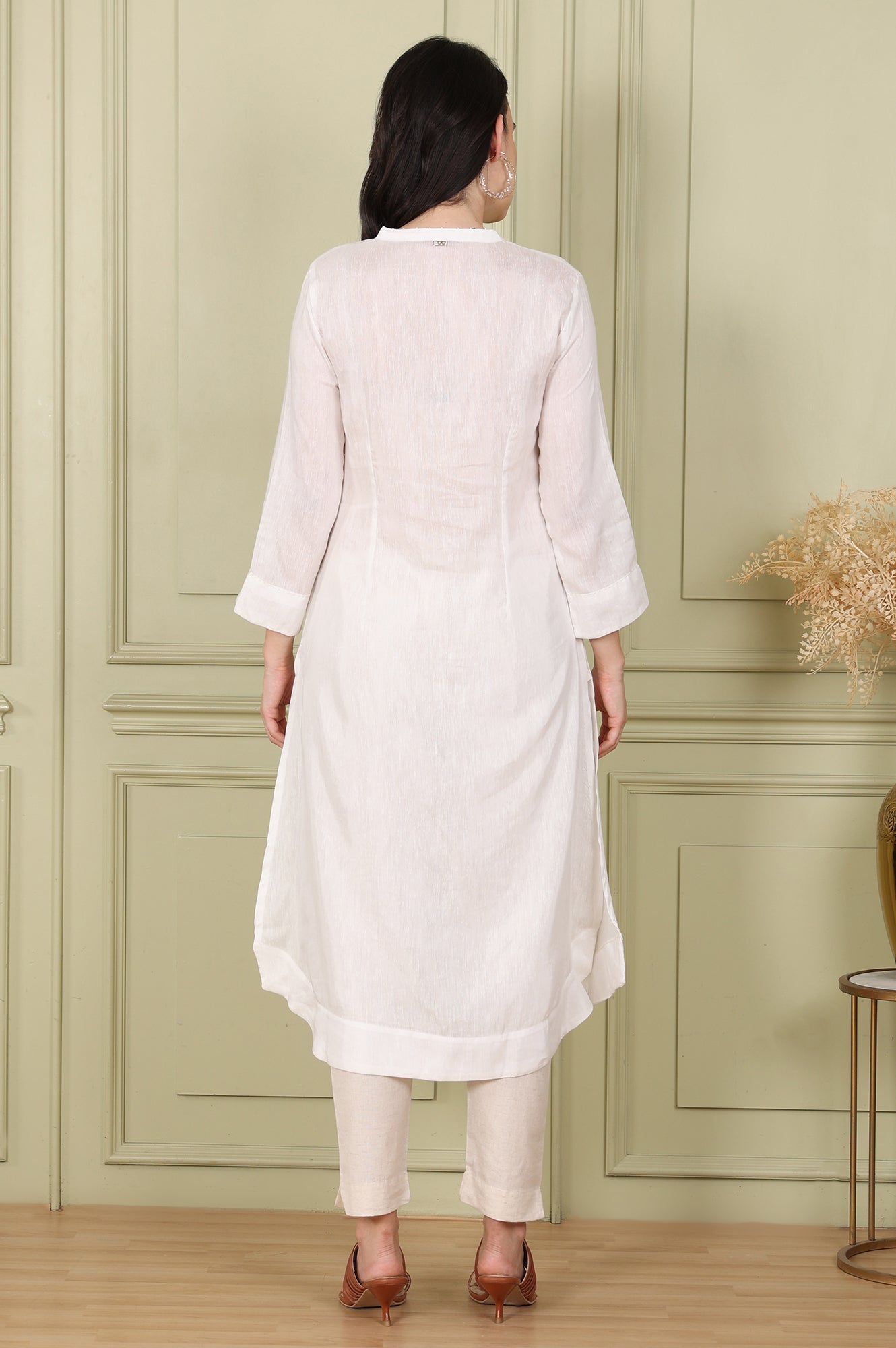 White Solid Snow Linen Straight Kurta With Beads On Mandarin Collar