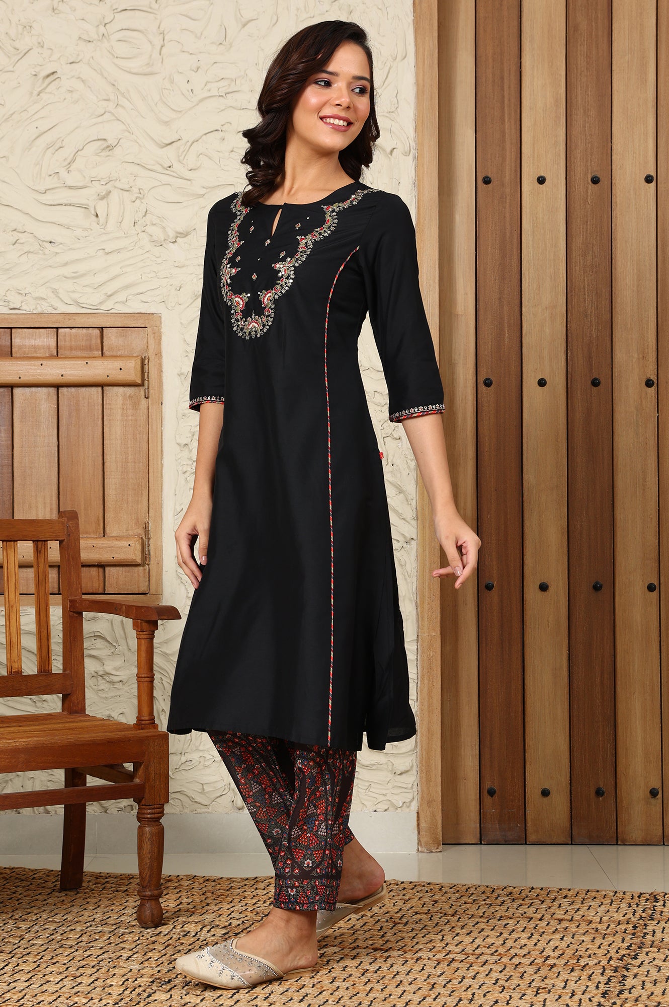 Black Solid Metallic Embroidered Straight Kurta, Pants And Dupatta Set