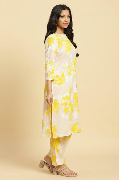 Off White Floral Printed Seer Sucker Kurta And Pants Set - wforwoman