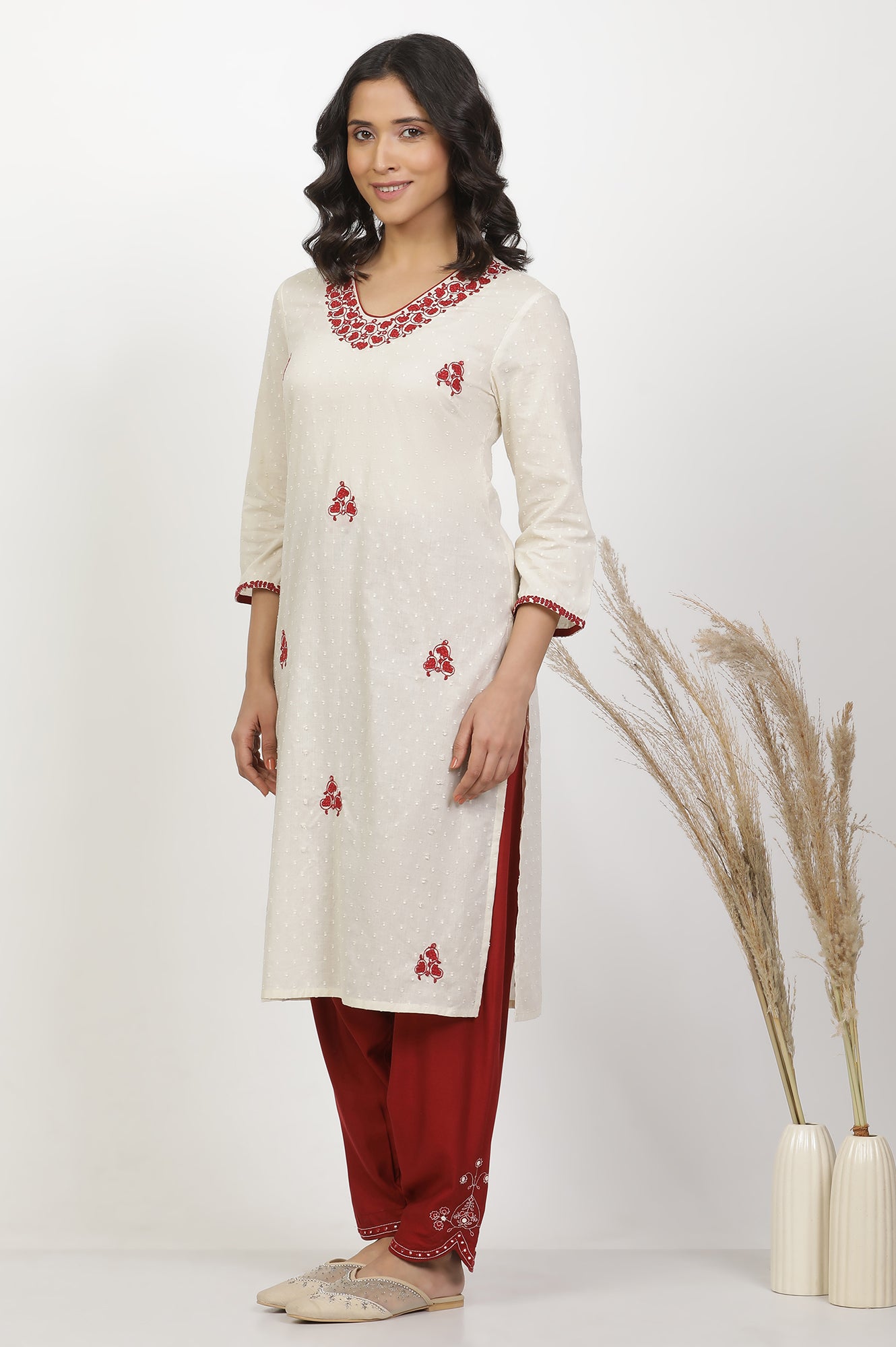 White Cotton Kurta With Red Embroidery