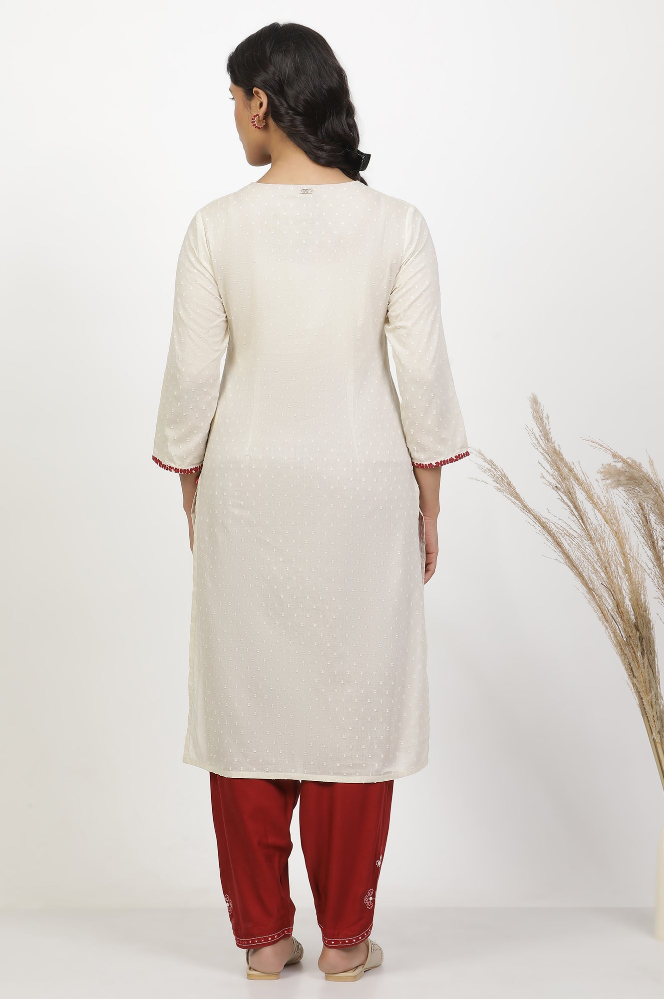 White Cotton Kurta With Red Embroidery