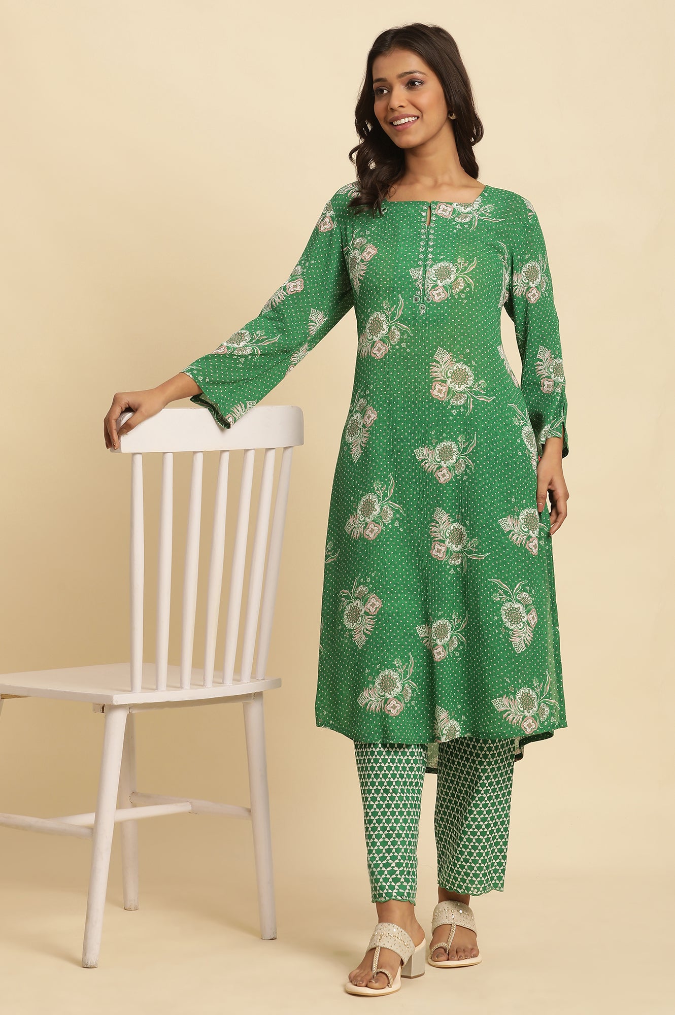 Green Floral Printed Straight Kurta