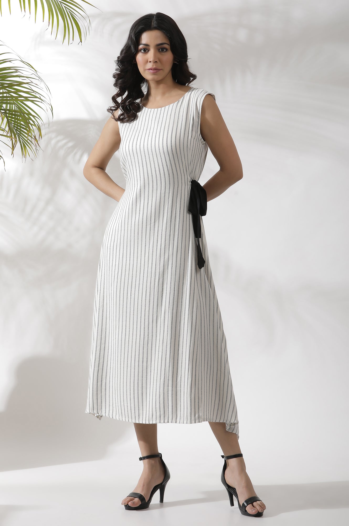 White Sleeveless Long Stripe Printed Dress