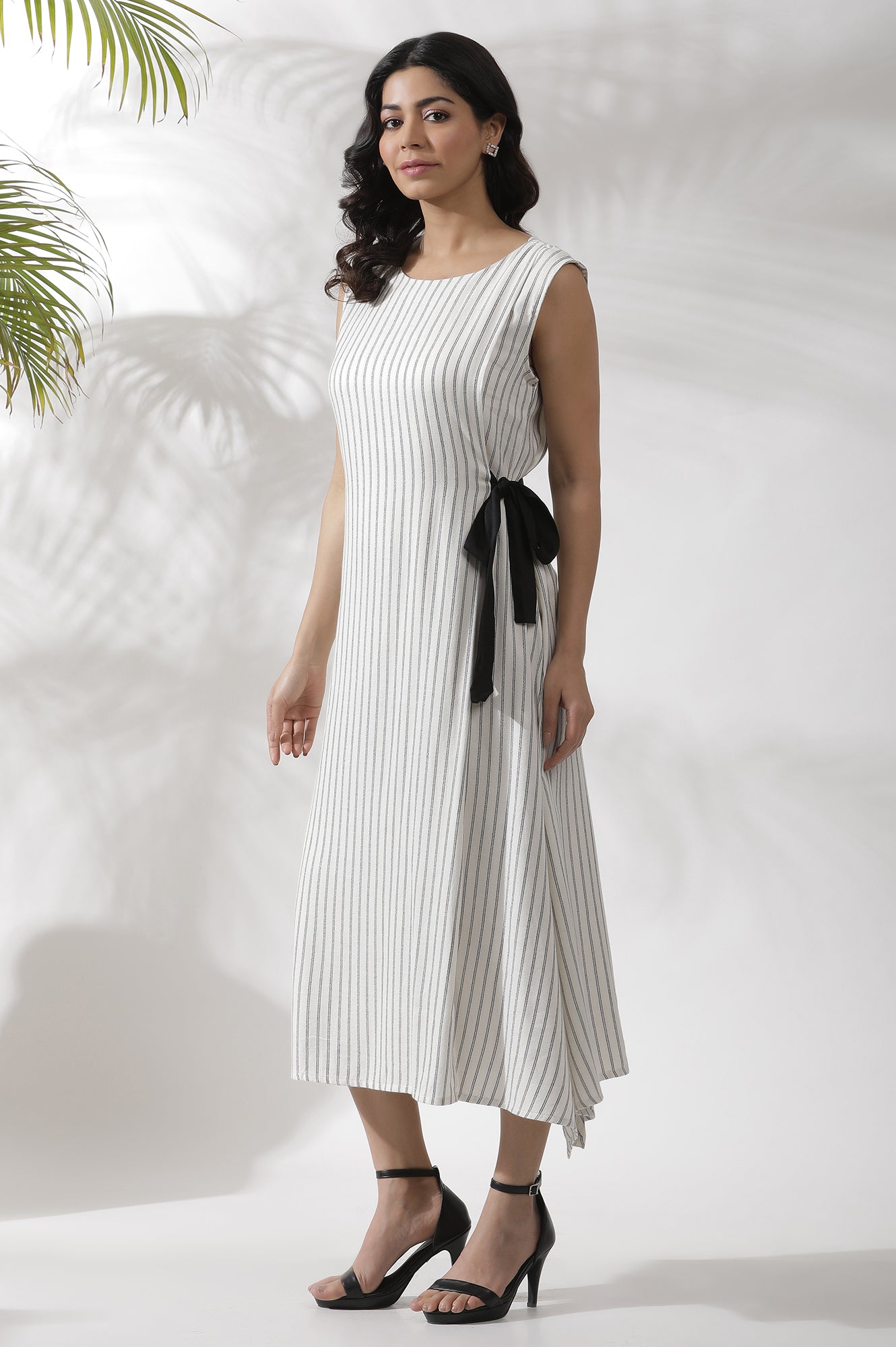 White Sleeveless Long Stripe Printed Dress