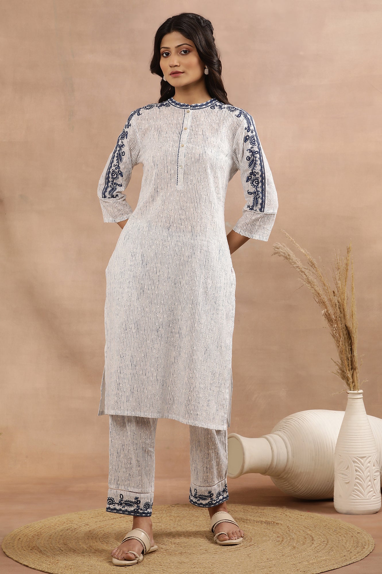 White Cotton Stripe Printed Kurta With Thread Embroidery