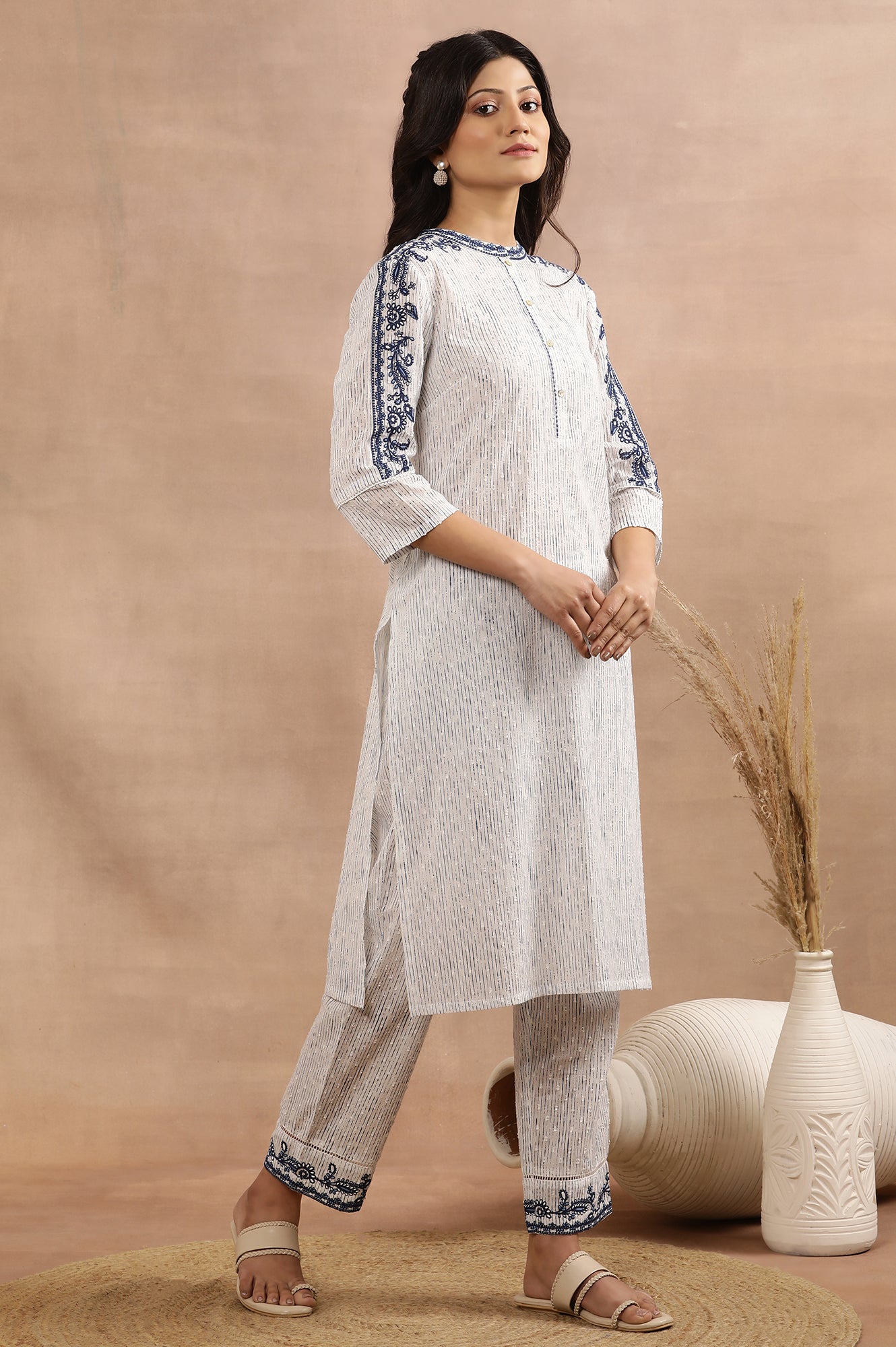 White Cotton Stripe Printed Kurta With Thread Embroidery