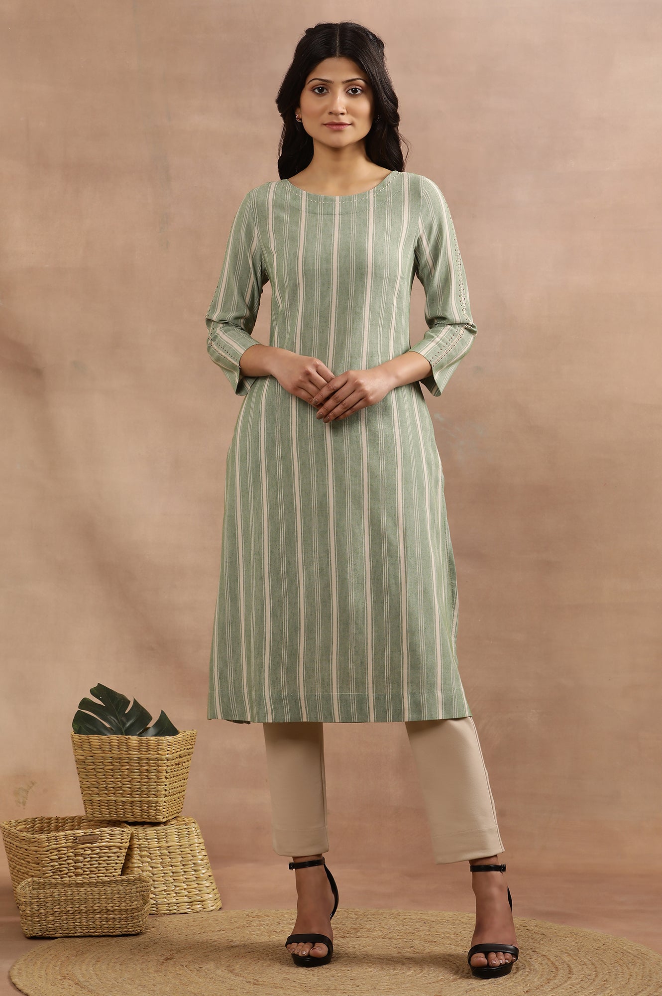 Green Yarn Dyed Kurta With Stitch Embroidery