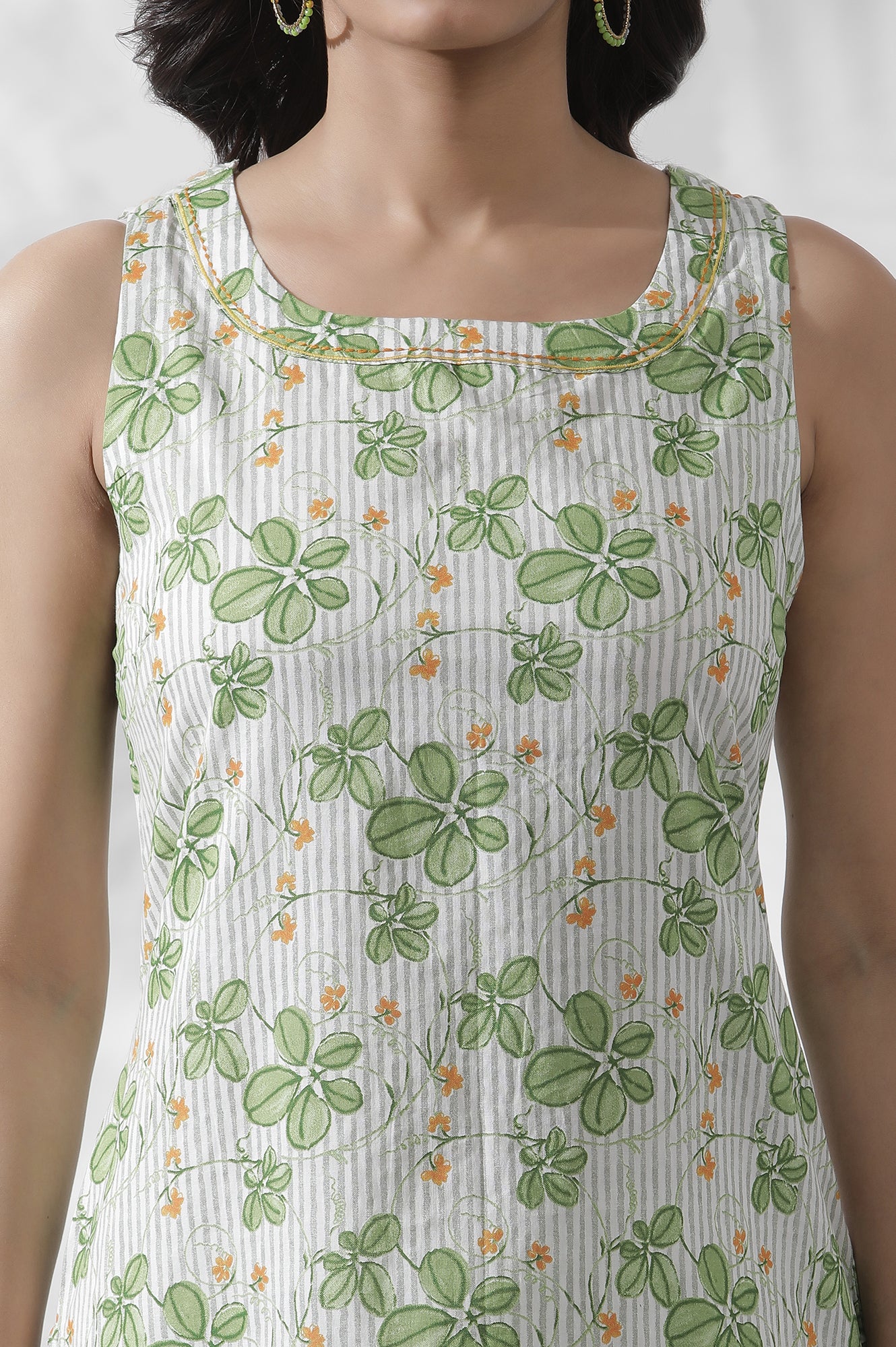 White Floral Printed Sleeveless Kurta