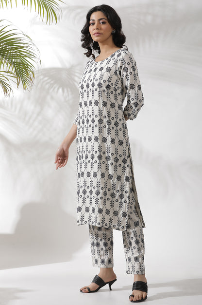 Off-White Thread Embroidered Straight Kurta