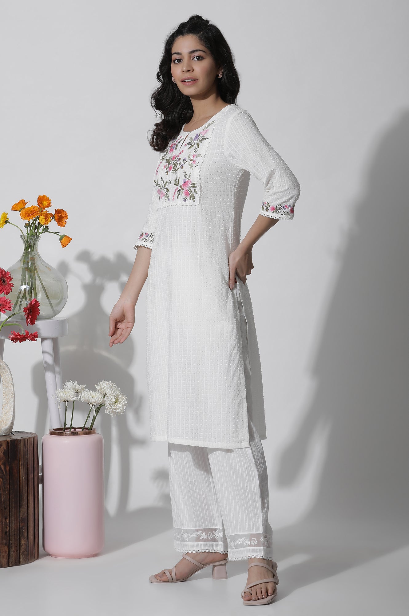 White Textured Cotton Embroidered Kurta