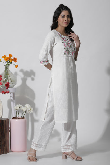 White Textured Cotton Embroidered Kurta