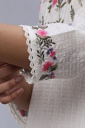 White Textured Cotton Embroidered Kurta