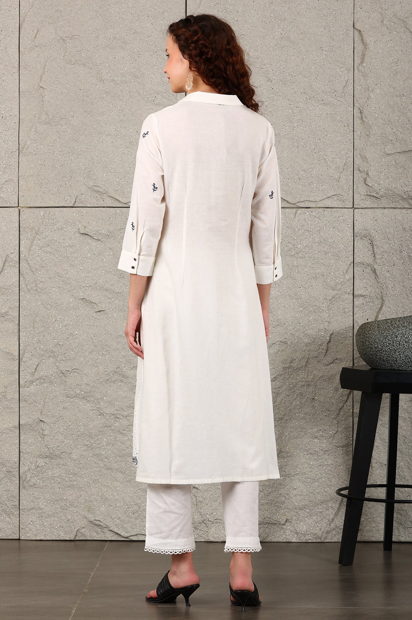 White Thread Embroidered Shirt Collar Cotton Blend Kurta