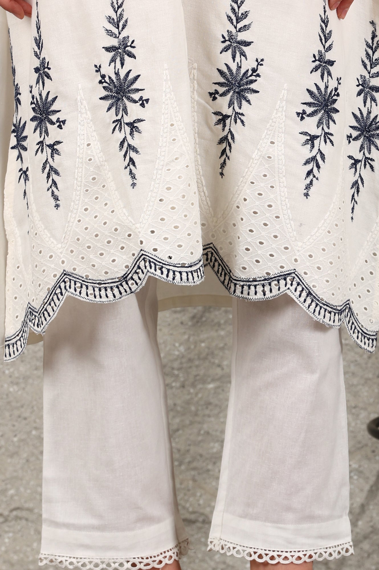 White Thread Embroidered Shirt Collar Cotton Blend Kurta