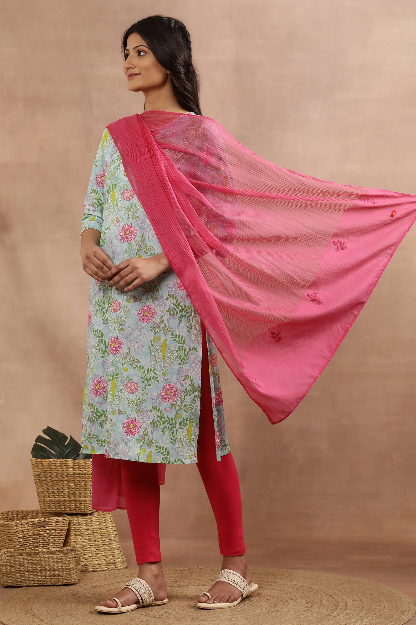 Pink Kota Dupatta With Thread Embroidery