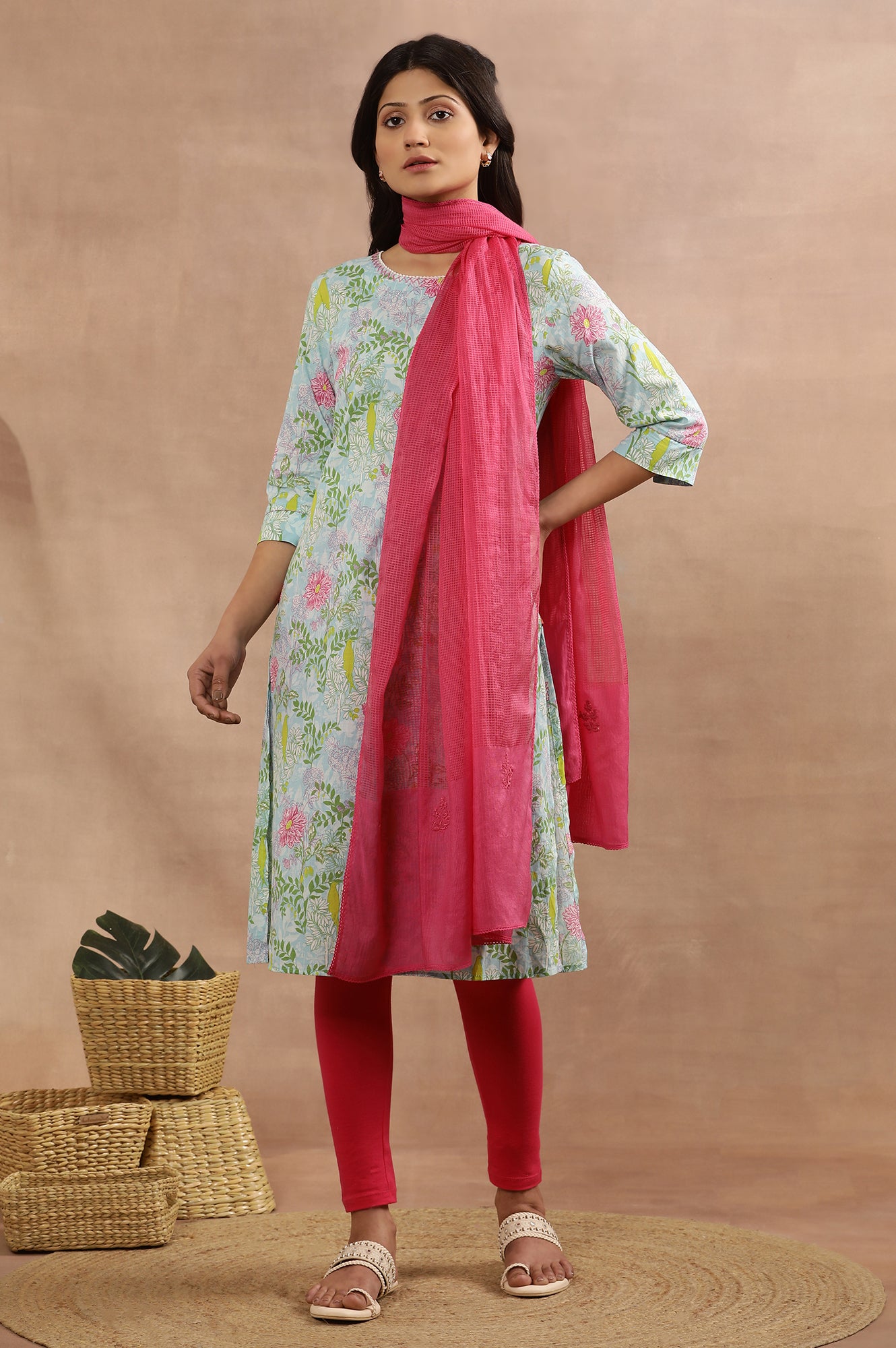 Pink Kota Dupatta With Thread Embroidery