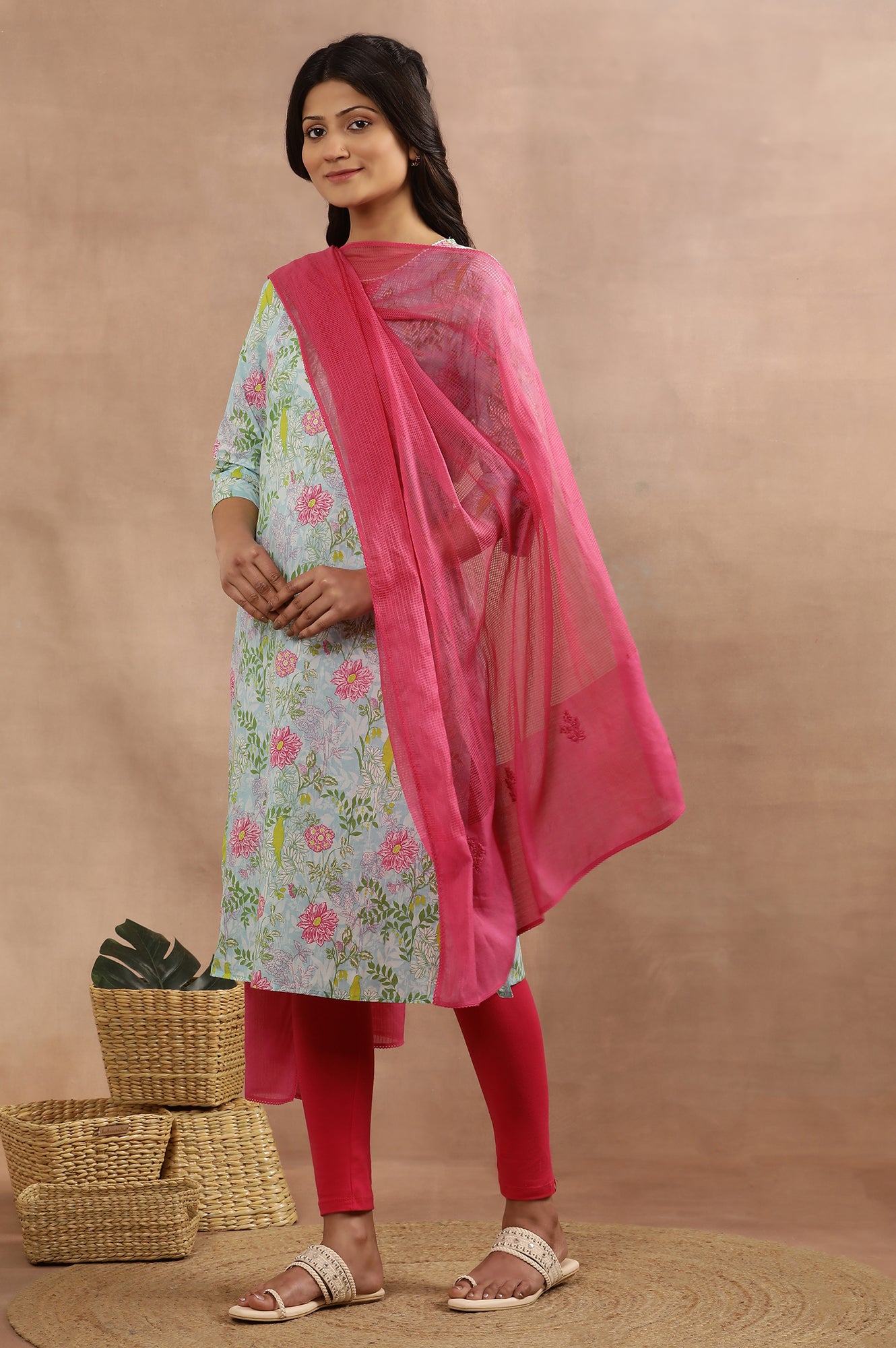 Pink Kota Dupatta With Thread Embroidery