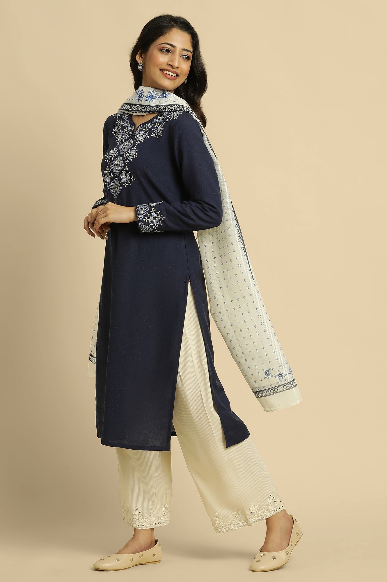 White Kots Dupatta With Blue Prints