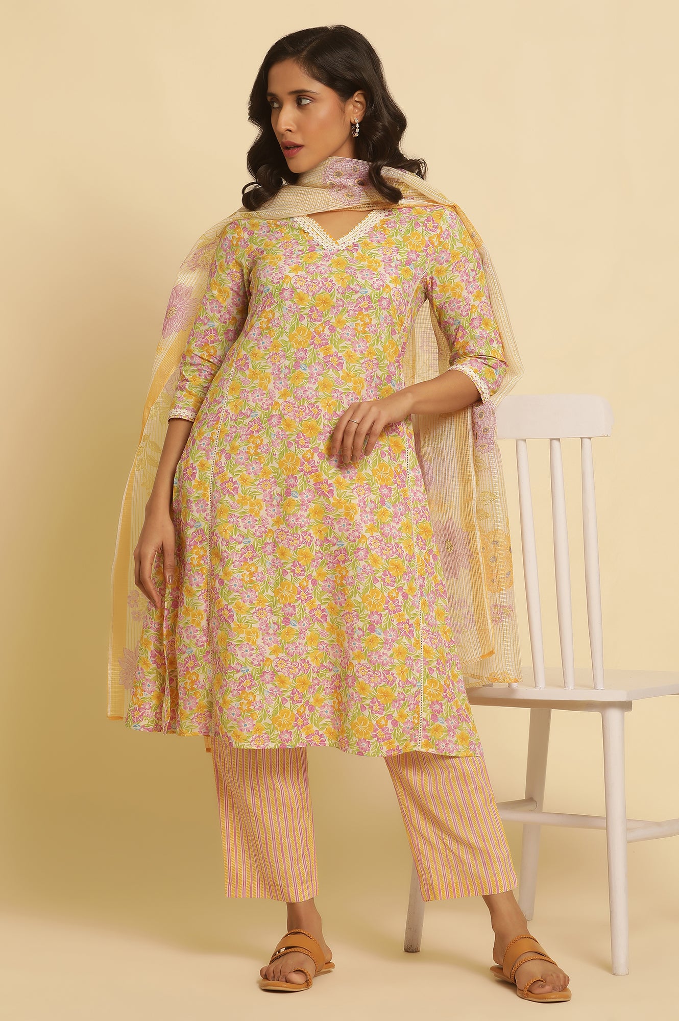 Multi-Coloured Floral Printed Kurta, Pants And Dupatta Set