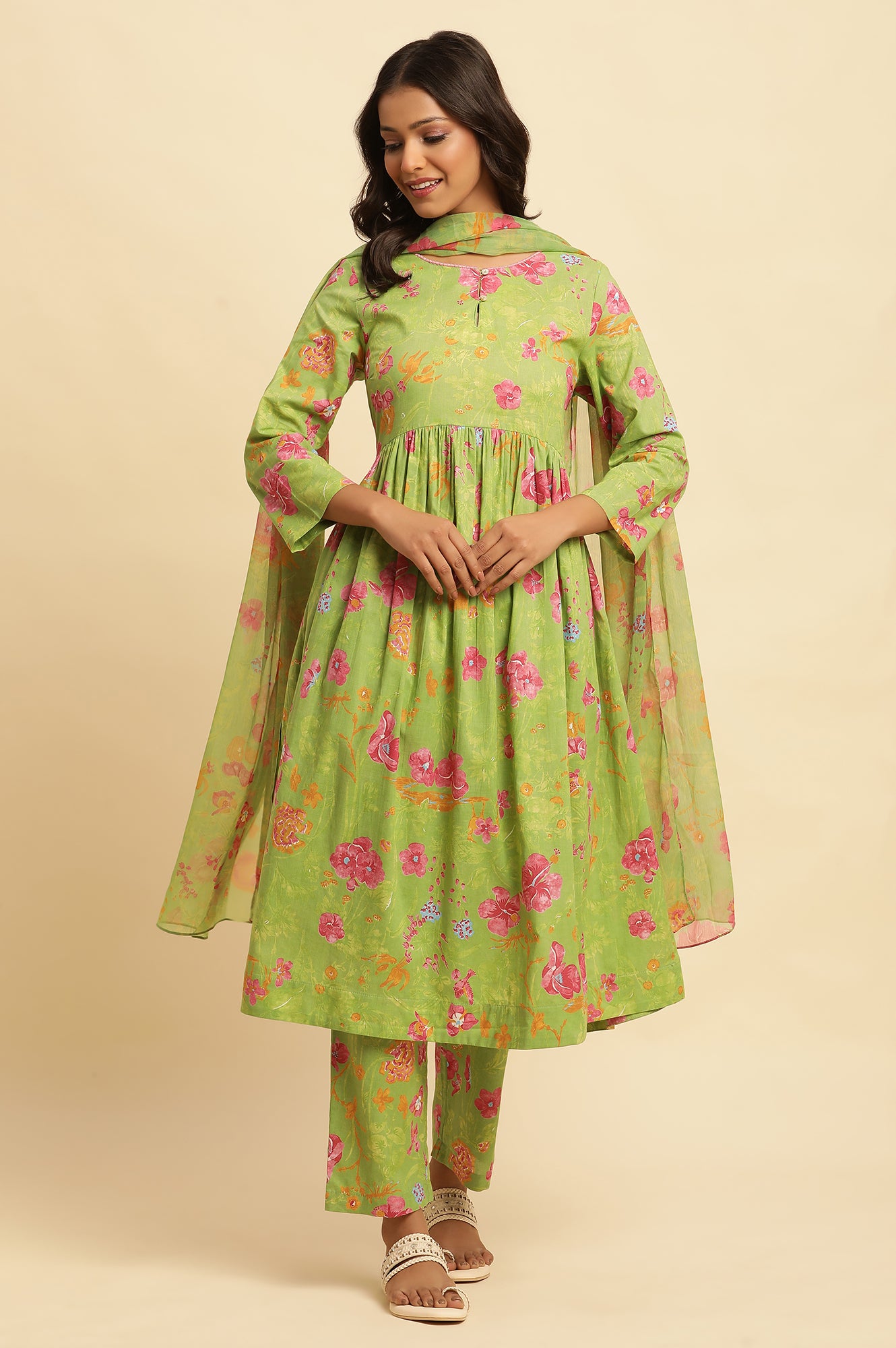 Green Floral Printed Gathered Kurta, Pants And Dupatta Set