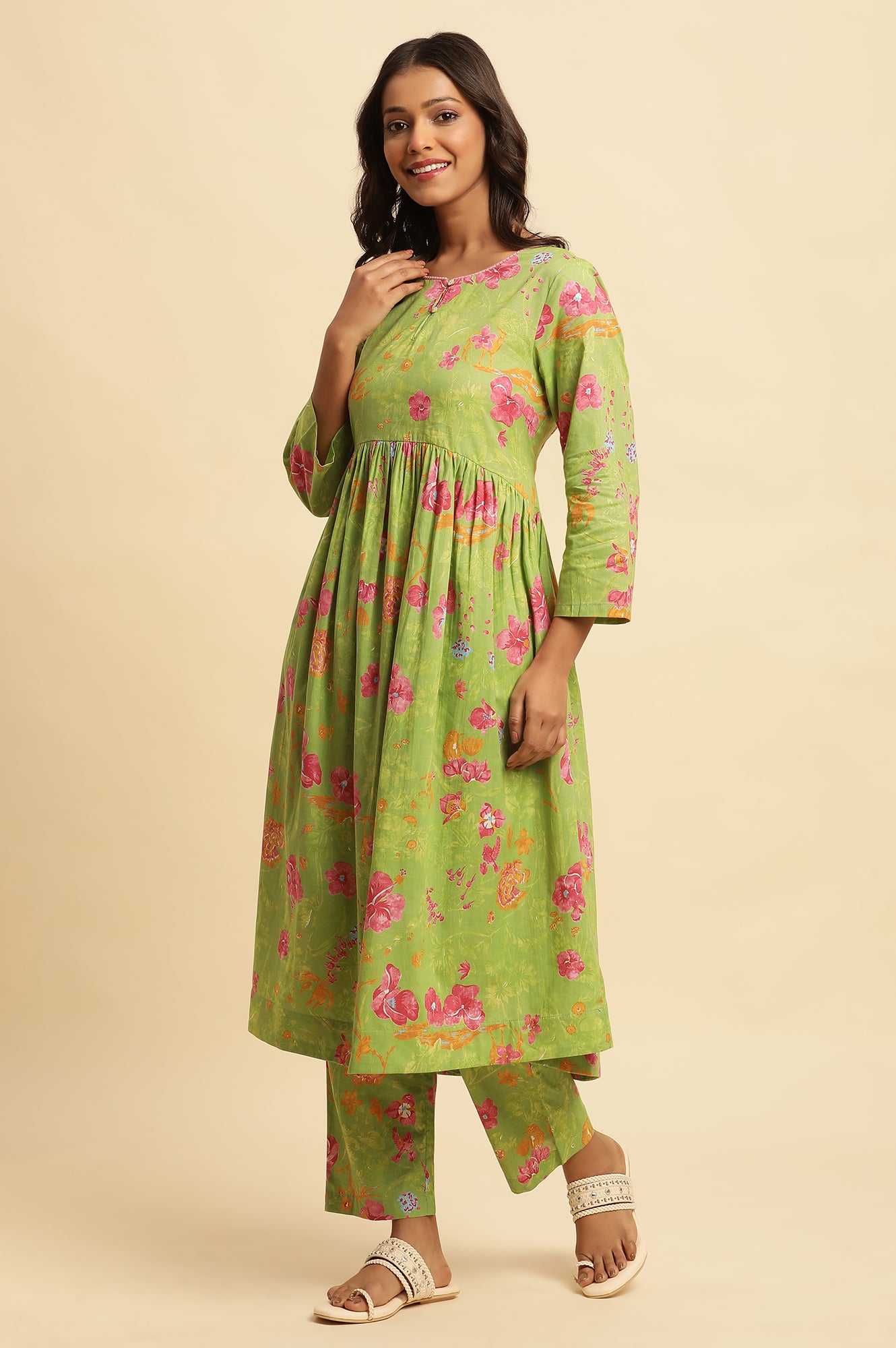 Green Floral Printed Gathered Kurta, Pants And Dupatta Set