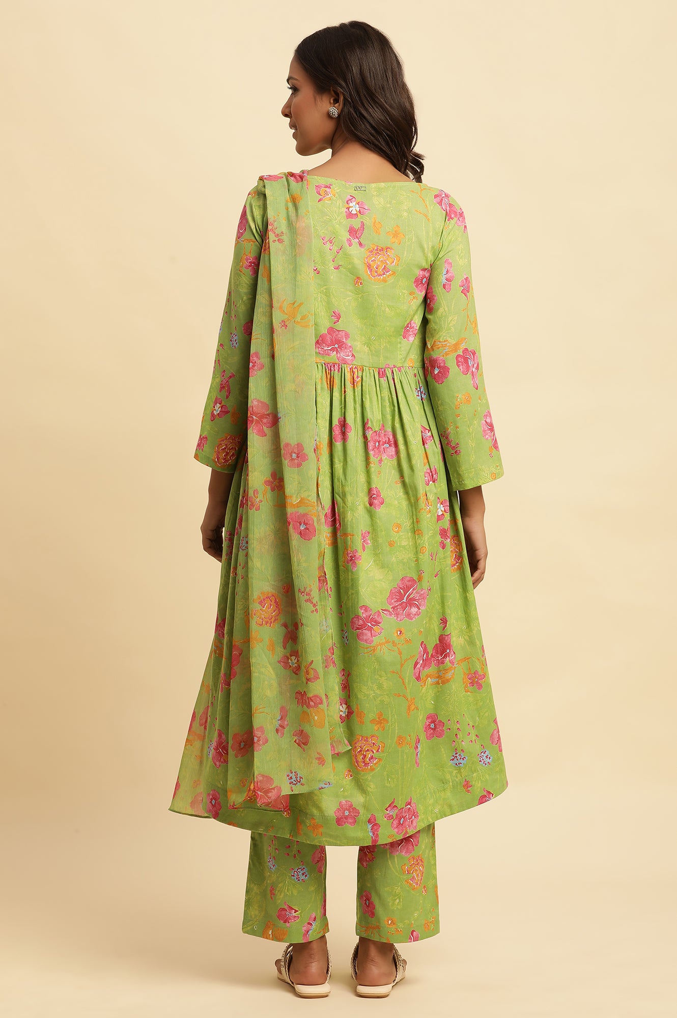 Green Floral Printed Gathered Kurta, Pants And Dupatta Set