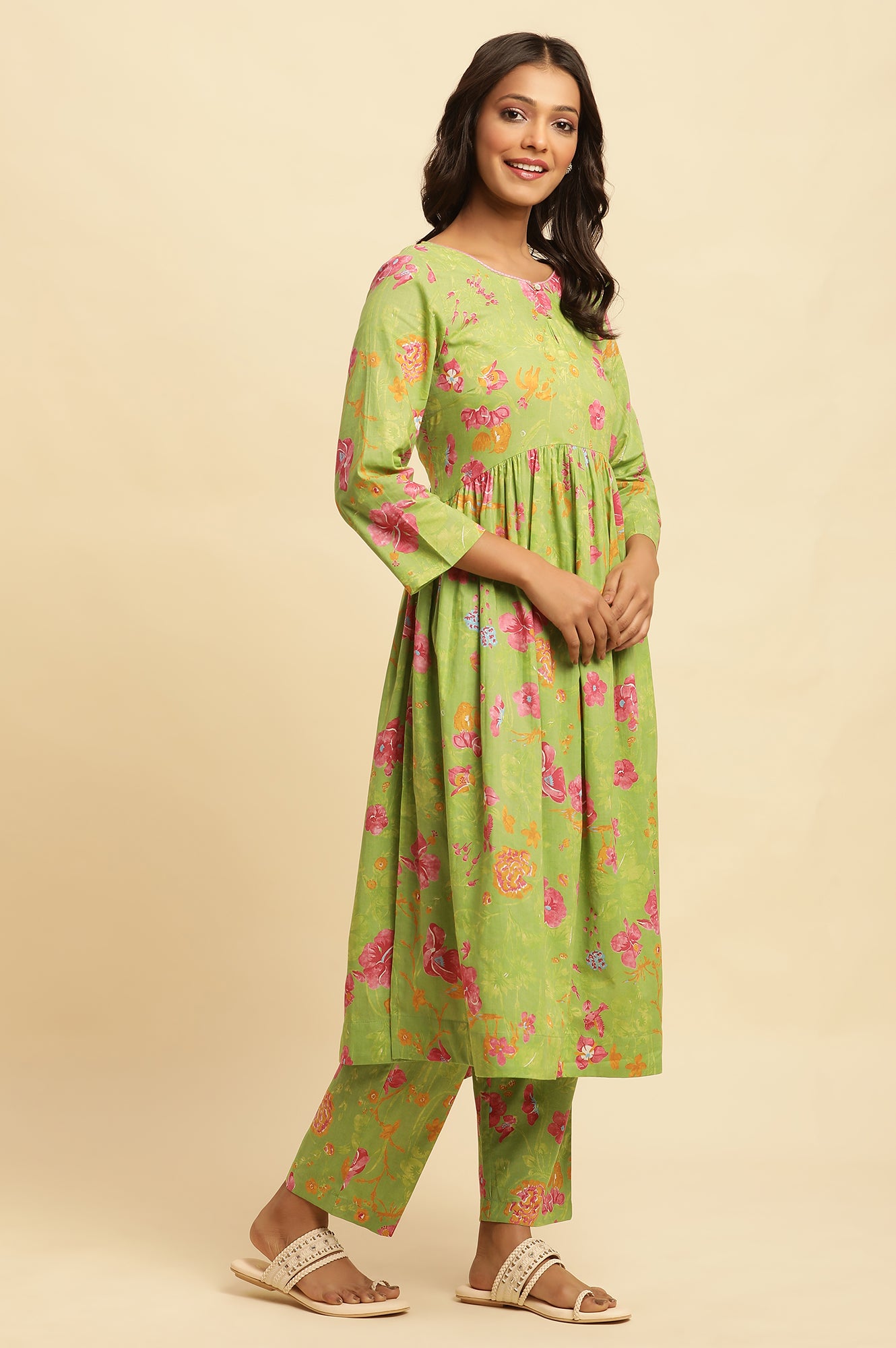 Green Floral Printed Gathered Kurta, Pants And Dupatta Set