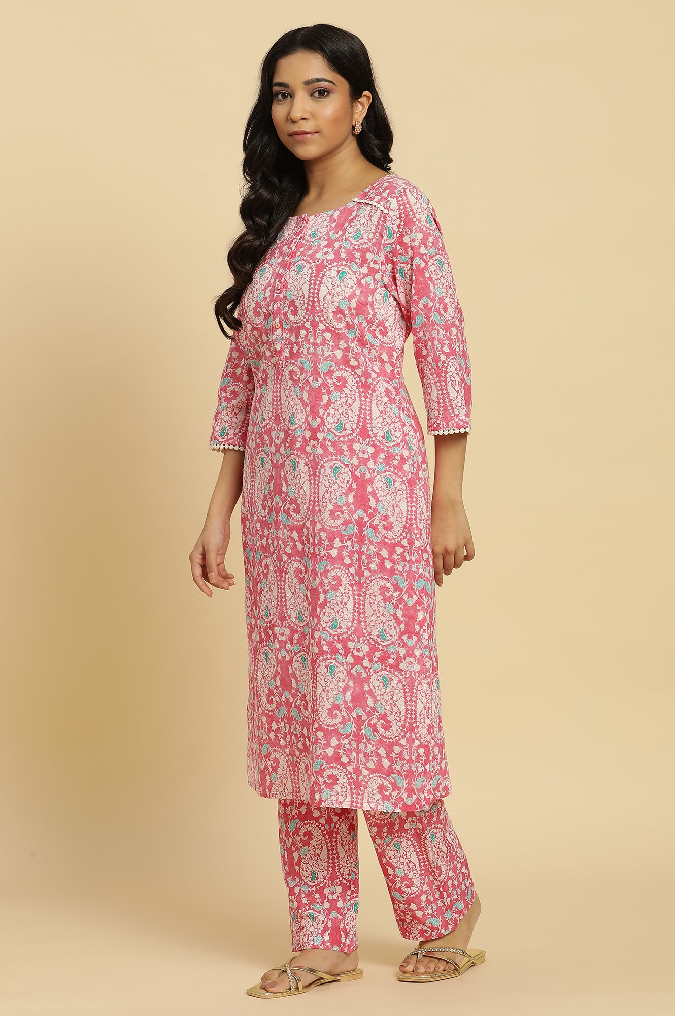 Pink Paisely Printed Coordinated Kurta, Pants And Dupatta Set